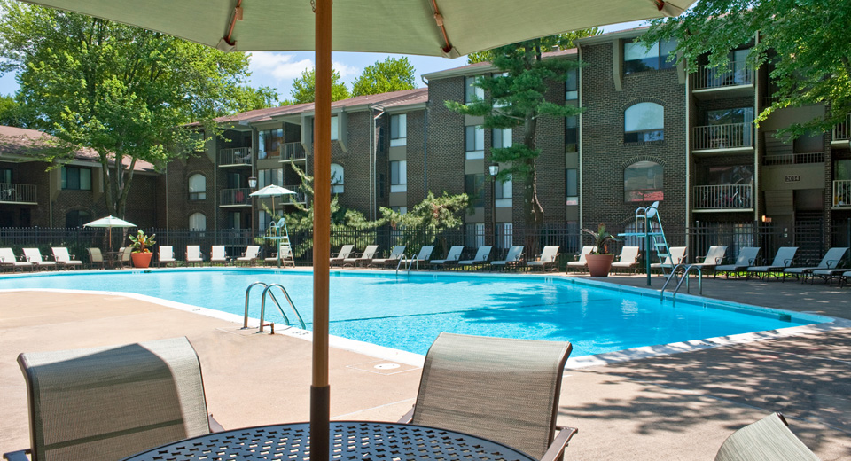 PeachTreeofMcLean_Amenity_Pool_Dec25