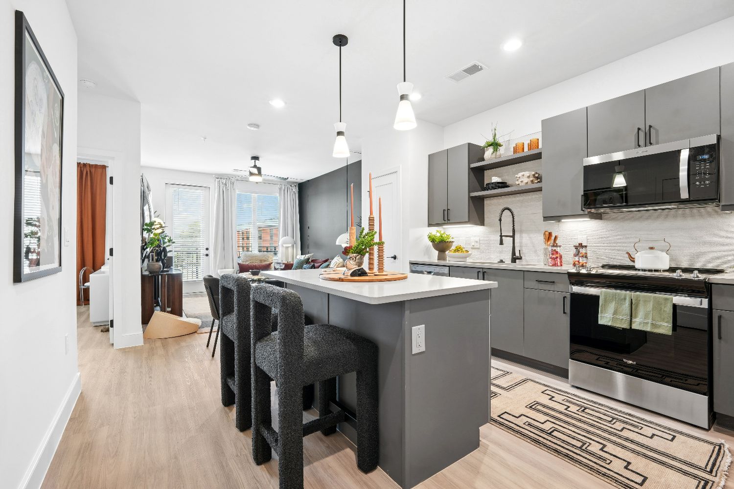 Cavella_LuxuryApartmentCommunity_Kitchen_CharlotteNC