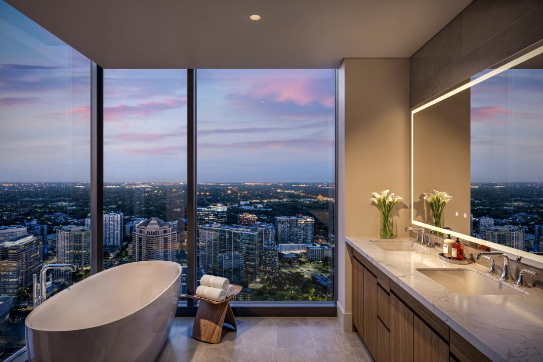 Alina_PenthouseBathroom_LuxuryApartmentCommunity_AtlantaGA