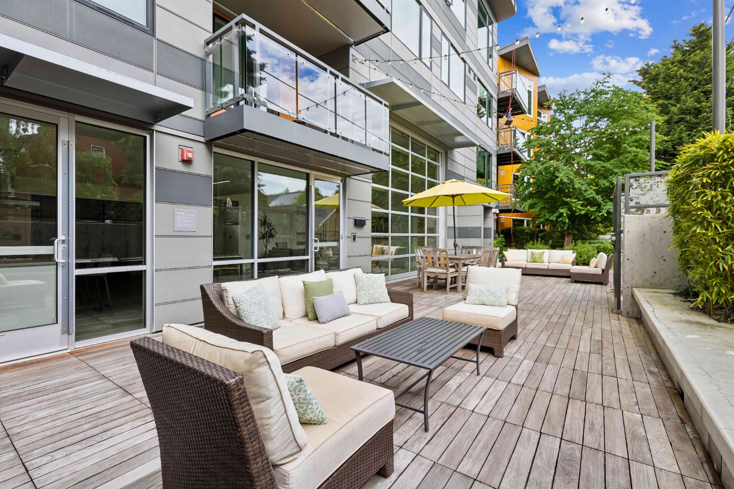 Janus Apartments 6 of 8